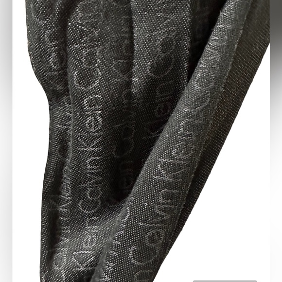 Calvin Klein Signature Scarf - Picture 3 of 3